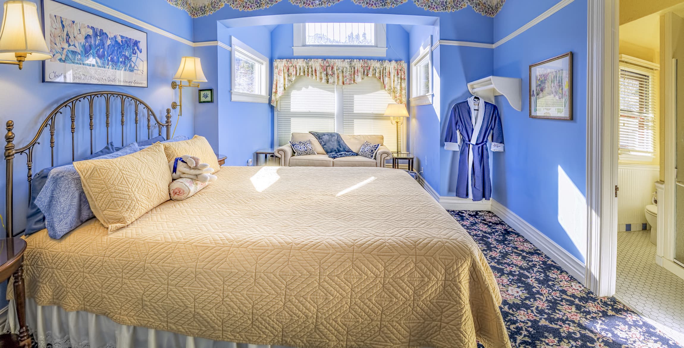 Blue Room | Iris Inn Bed & Breakfast | Ashland, Oregon
